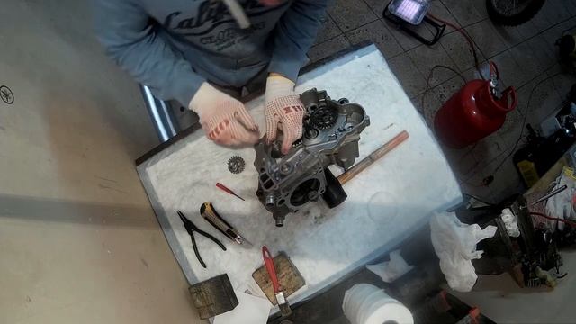 КТМ SX250F 08г. Сборка движка Ч.5 смотреть онлайн