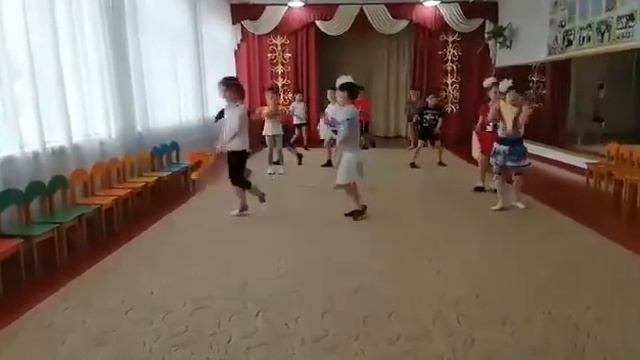 Флешмоб на день защиты детей МБДОУ 8 Егерухай(3) смотреть онлайн