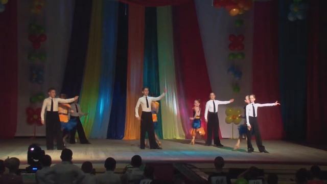 2018.04.15 Латина-попурри, Ансамбль ТСК Феникс (Ижевск) смотреть онлайн