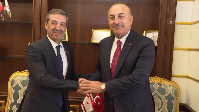 ANKARA - Bakan Çavuşoğlu, KKTC Dışişleri Bakanı Ertuğruloğlu ile bir araya geldi смотреть онлайн
