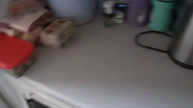 When your brother eats your food. смотреть онлайн