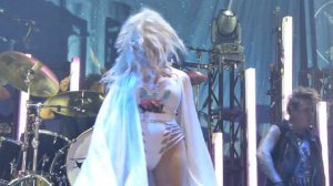 Papa Roach Gravity Feat. Maria Brink Live In Mankato