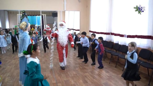 Новогодние представление для начальной школы смотреть онлайн