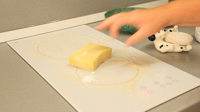 Как очистить стеклокерамическую плиту от нагара без химии смотреть онлайн