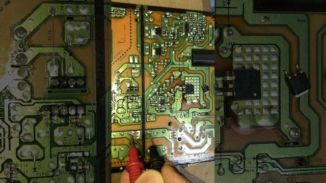 Необычная поломка в телевизоре. Почему, после ремонта, блок питания не запустился. смотреть онлайн