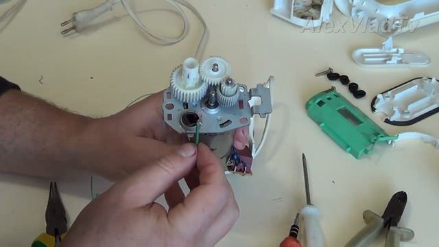 Ремонт миксера.Как разобрать и отремонтировать миксер (Braun 350 watt) смотреть онлайн