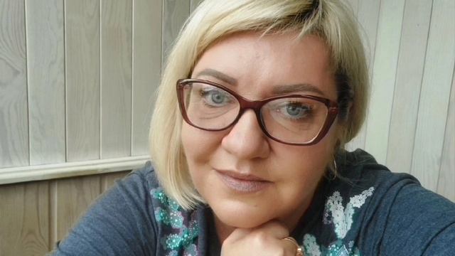 НЕСЧАСТНОГО САФАРА ВЫВЕЛИ НА ПРОГУЛКУ ПО ДАЧАМ! ОЛЬГА УРАЛОЧКА LIVE. смотреть онлайн