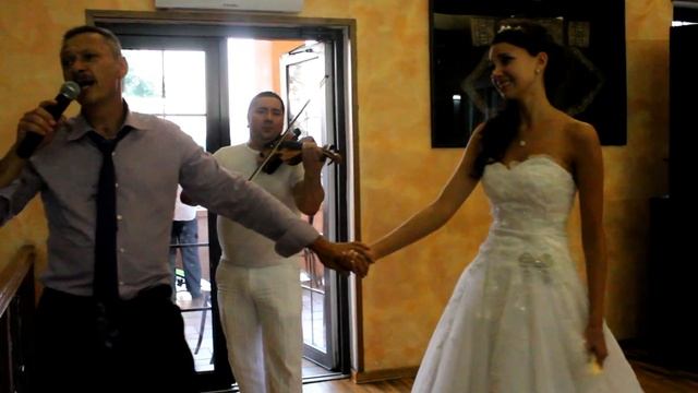 папа поет песню на свадьбе дочери смотреть онлайн