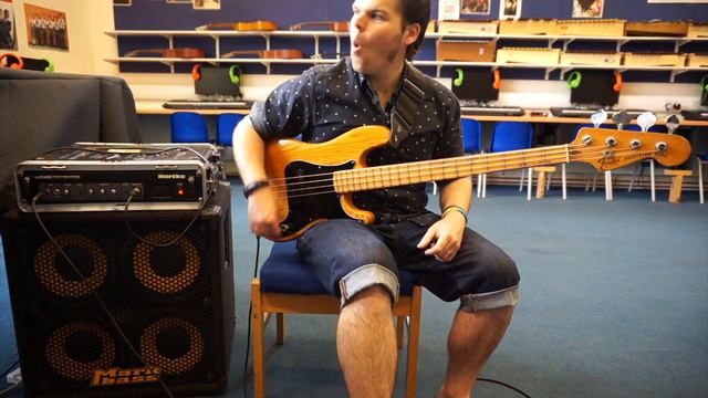 Messing Around With My 1978 P Bass смотреть онлайн