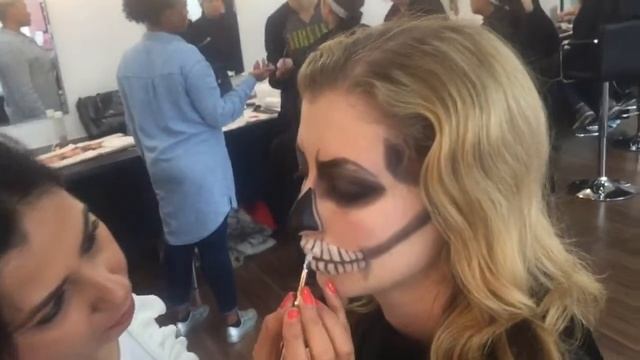Glam Rock Skull Make-Up - Shoreditch смотреть онлайн
