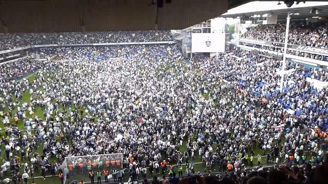 White Hart Lane The Finale Last three minutes of match and the pitch invasion смотреть онлайн