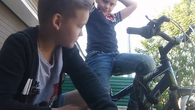 5 Минут сидим перед камерой