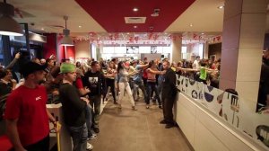 Самый крутой флеш-моб в Киеве: Флешмоб на открытии KFC