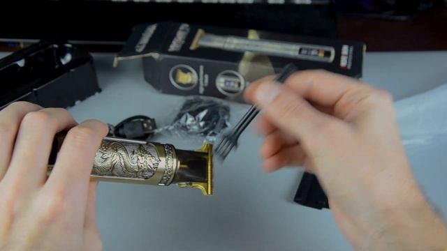 Триммер для бороды с экраном с Aliexpress