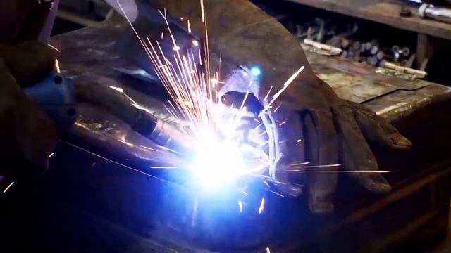 Что можно сделать из старой канистры от бензина. Самая Народная Программа. смотреть онлайн