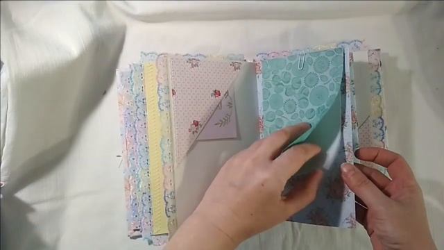 Two spring journals / Два весенних журнала смотреть онлайн