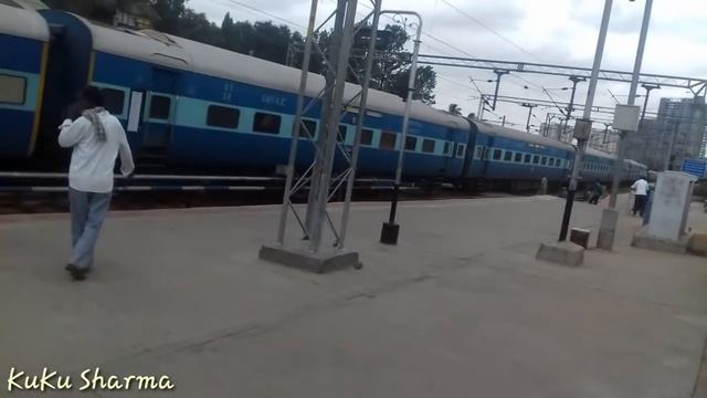 KSR BENGALURU City Railway Station || A Walkthrough with Alco Spottings||PL 698 Extended Coverage! смотреть онлайн