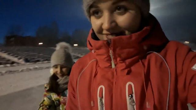 VLOG//ВЫБРАЛИСЬ НА КАТОК//УПАЛИ 4 РАЗА