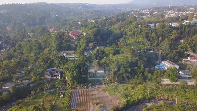 Aerial drone video of Megamendung, Java, Indonesia смотреть онлайн