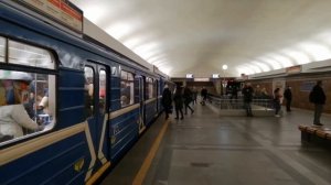 Прибытие 81.717.2м | с. м. Площадь Ленина | Минский метрополитен