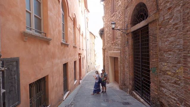 Perugia, Italy Walking Tour - 4K - Prowalk Tours смотреть онлайн