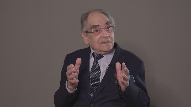 Учёный АГУ посвятил науке почти 70 лет смотреть онлайн