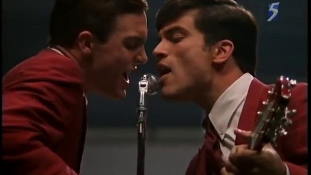 The Wonders - Dance With Me Tonight смотреть онлайн