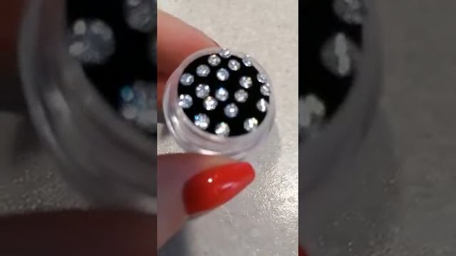 Муассаниты 3 мм в наличии смотреть онлайн