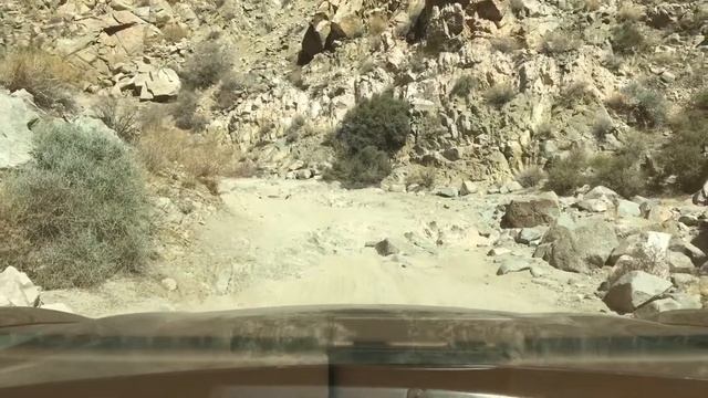 4Runner Lite Off Road Followed by Cayenne смотреть онлайн