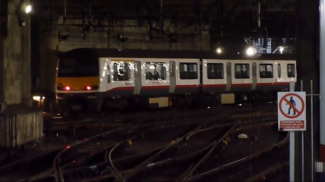 Trains at: London Liverpool Street Station, part one смотреть онлайн