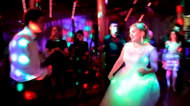 Свадьба мечты: "Он предложил мне выйти за него замуж и я согласилась". Веселый свадебный клип. смотреть онлайн