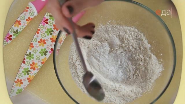 Овсяное печенье с изюмом, орехами и корицей смотреть онлайн