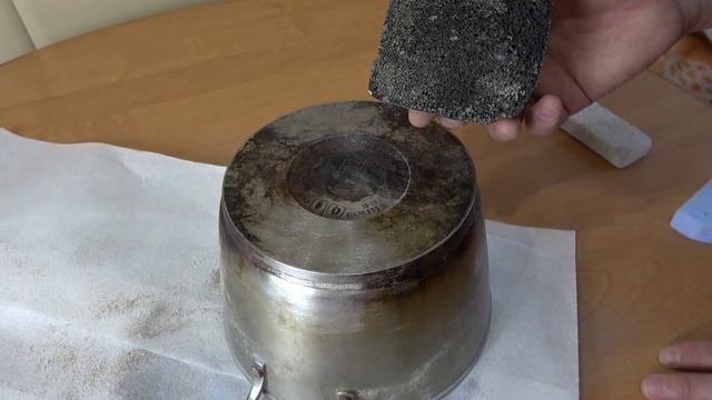 Как очистить сковороду, кастрюлю, духовку, противень от нагара БЕЗ ВАРКИ И ХИМИИ? НОВЫЙ СПОСОБ! смотреть онлайн
