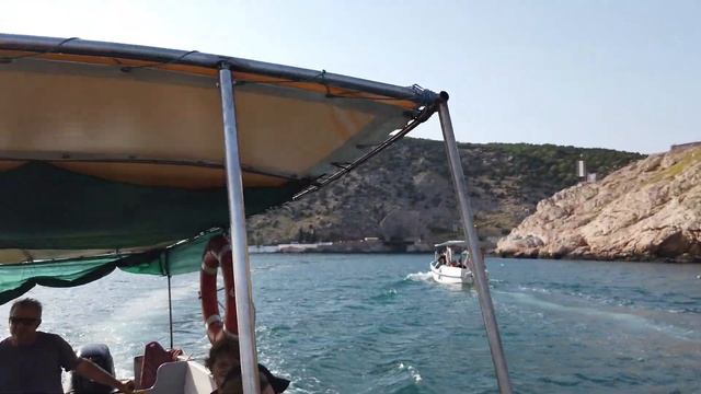 Письмо к женщине (С. Есенин) девушка читает стихи в море . Бака смотреть онлайн