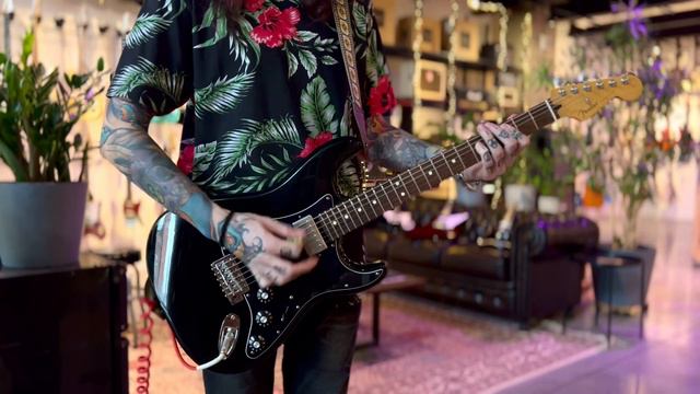 Fender Blacktop Stratocaster HH Black 2011 Mexico смотреть онлайн