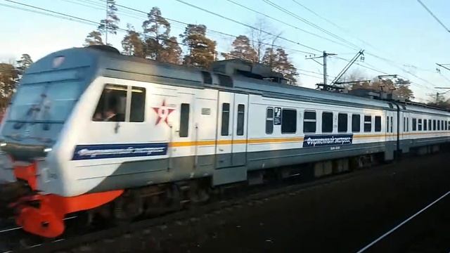 ЭД4М-0452 ЦППК Перекраска Наше Подмосковье На станции Ильинская смотреть онлайн