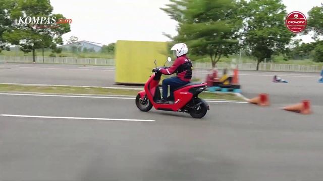 TEST RIDE | Honda EM1 e: | Impresi Perdana Motor Listrik Honda смотреть онлайн