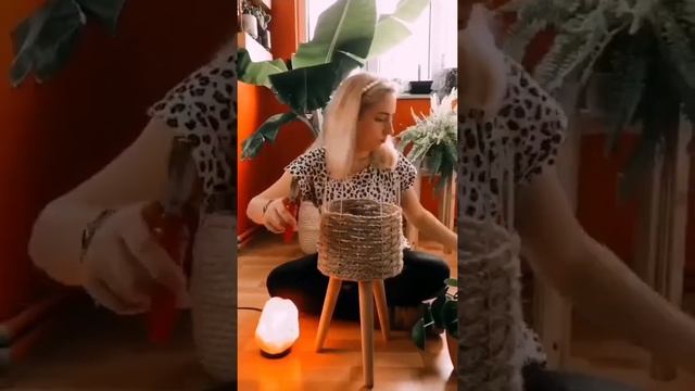 Напольная подставка для горшка с цветком смотреть онлайн