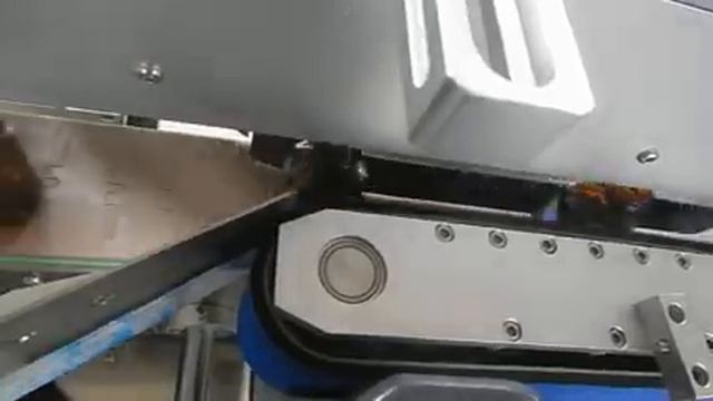 Этикетировочный автомат для круглой тары смотреть онлайн