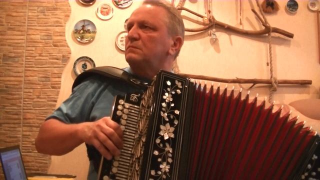 Забытый танец Сергея Чекалина на гармони смотреть онлайн