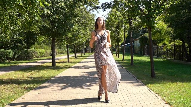 Как быть женственной? Осанка, походка смотреть онлайн