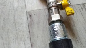 Укоротить  обрезать газовую трубу в квартире или дома