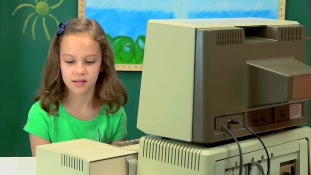 Kids React to Old Computers (Bonus #104) смотреть онлайн