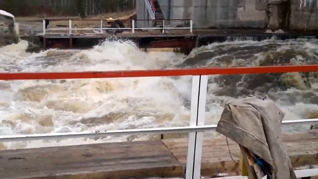 Опорожнение камеры шлюза смотреть онлайн