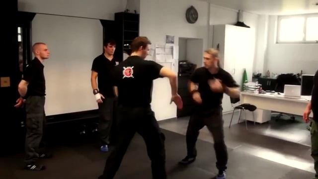 "Ножевой бой против группы " семинар в Германии /Боевые искусства. Спецподготовка. Денис Ряузов. смотреть онлайн
