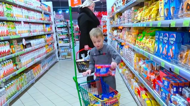 ФЁДОР vs МАМА. ОРАНЖЕВЫЕ vs СИНИЕ ПОКУПКИ. Фёдор М. смотреть онлайн