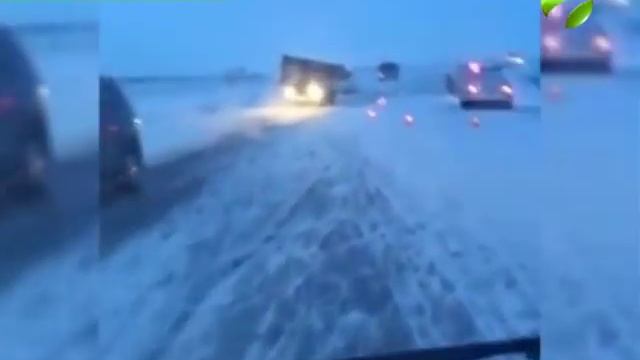 Сегодня на переправе Салехард - Лабытнанги произошла сильная авария смотреть онлайн