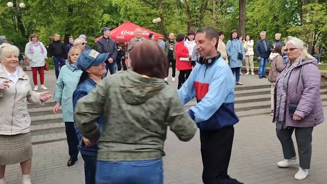 "А Ты ЛЮБОВЬ Моя ПЕРВАЯ"...на танцполе в Гомеле...7.05.2023года. смотреть онлайн
