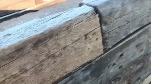 сарай из шпалы