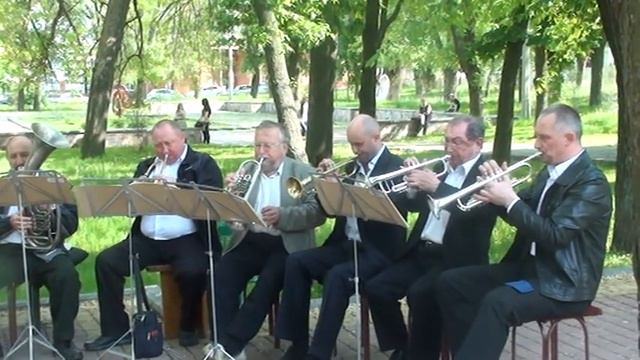 Духовой оркестр "Реприза" - В парке Чаир смотреть онлайн